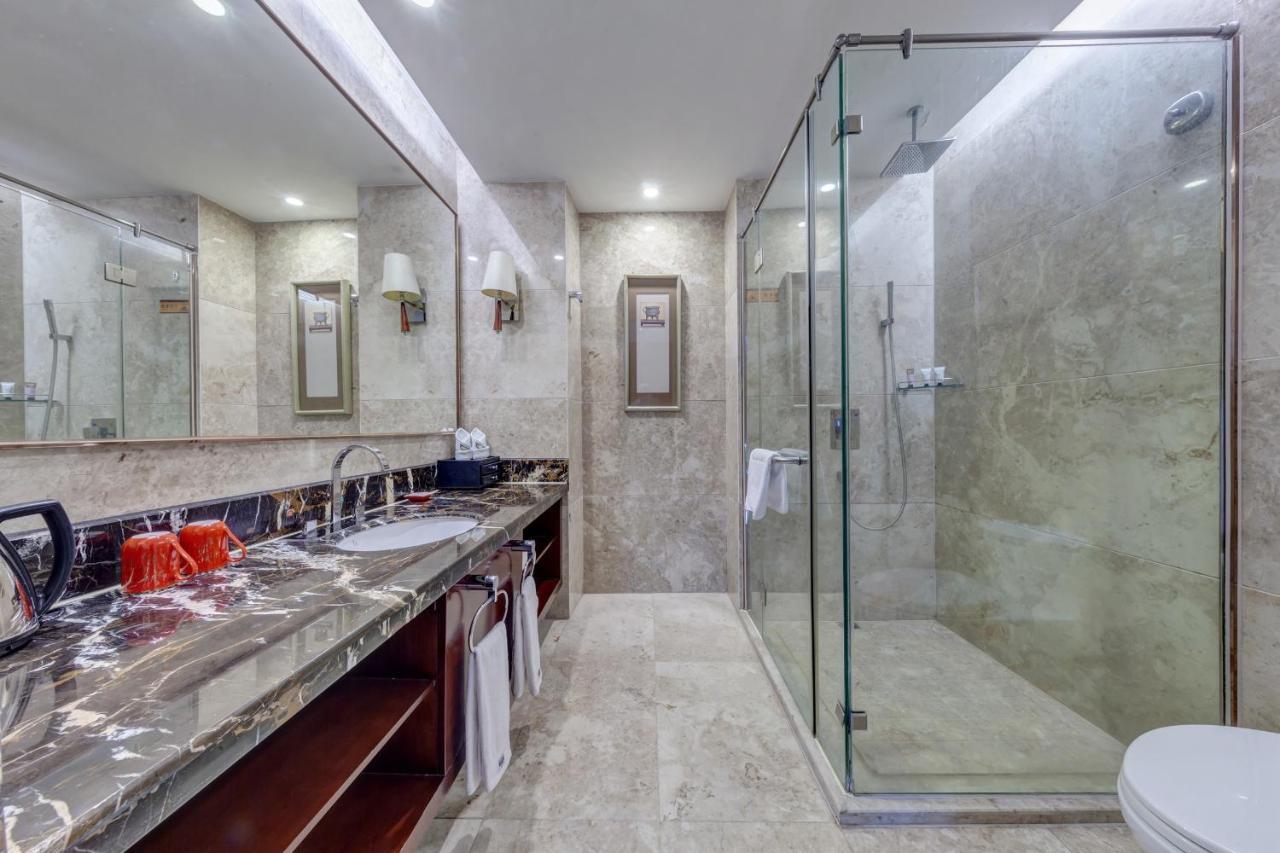 Days Hotel & Suites China Town---Five Minutes To Reach Changsha Station, The Metro Line 2 & Line 6 Are Nearby,Free Gym & Laundromat,Chinese And Western Buffet Breakfast Is Offered On The 31St Floor Екстер'єр фото