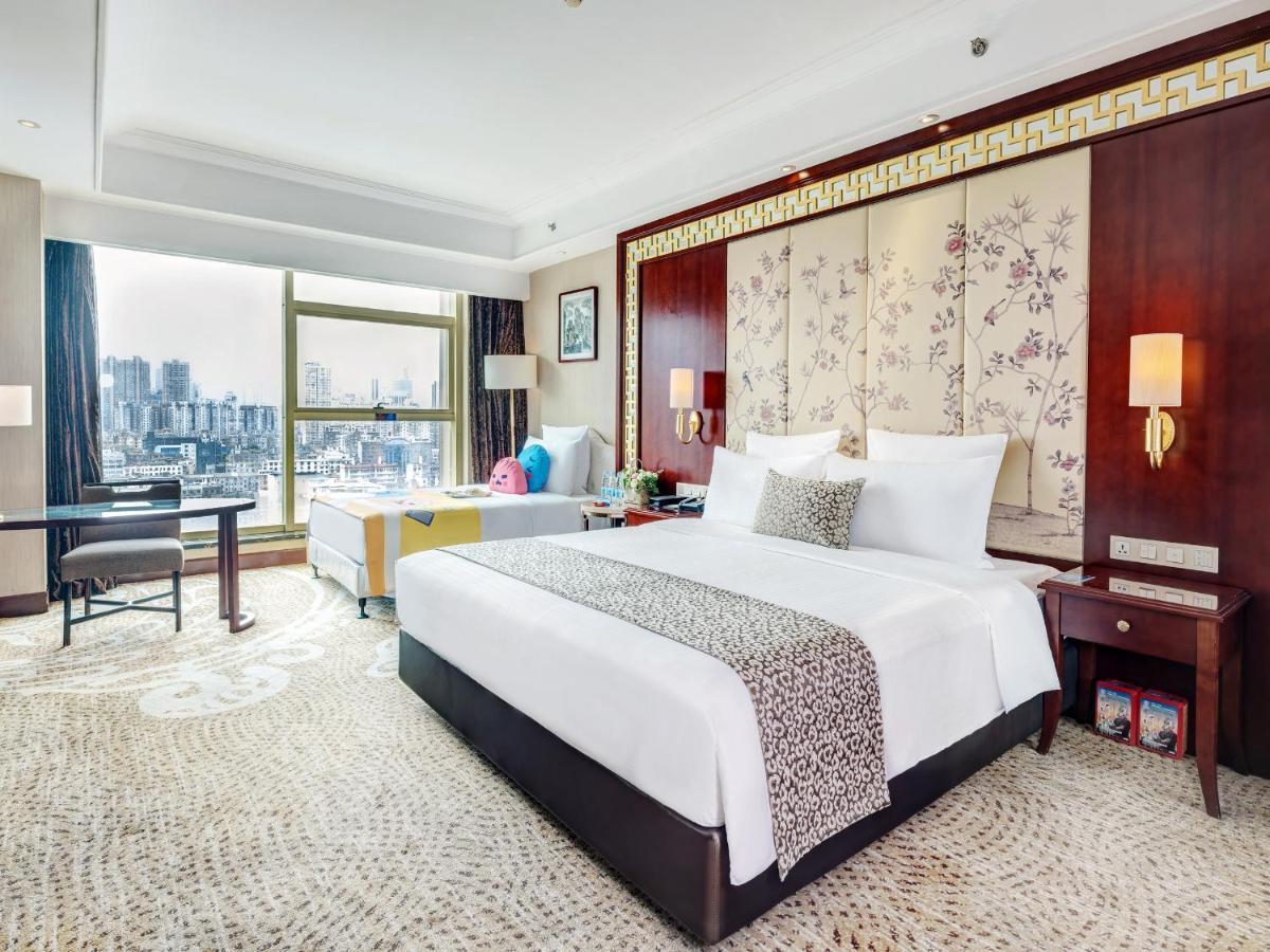 Days Hotel & Suites China Town---Five Minutes To Reach Changsha Station, The Metro Line 2 & Line 6 Are Nearby,Free Gym & Laundromat,Chinese And Western Buffet Breakfast Is Offered On The 31St Floor Екстер'єр фото