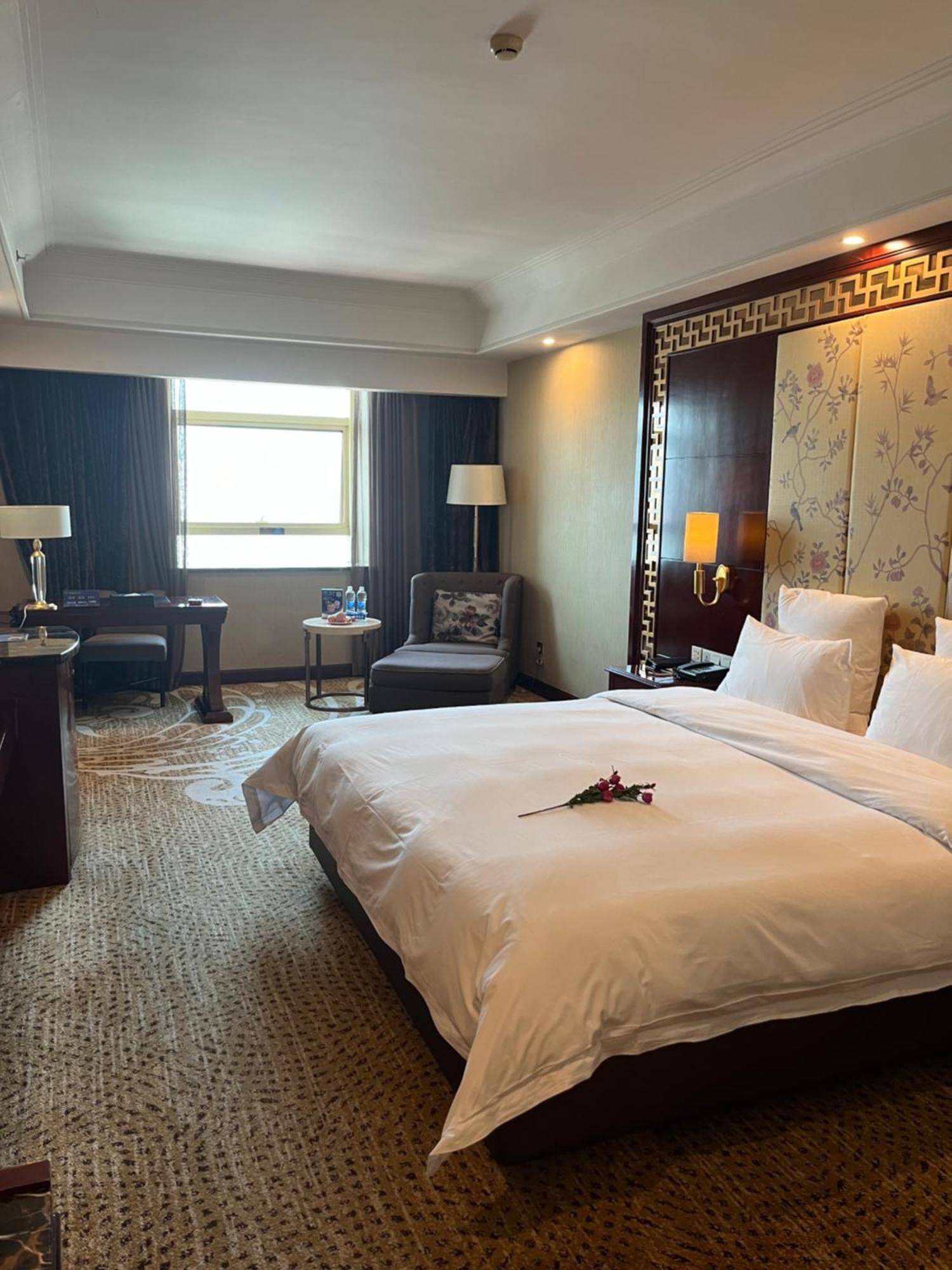 Days Hotel & Suites China Town---Five Minutes To Reach Changsha Station, The Metro Line 2 & Line 6 Are Nearby,Free Gym & Laundromat,Chinese And Western Buffet Breakfast Is Offered On The 31St Floor Екстер'єр фото