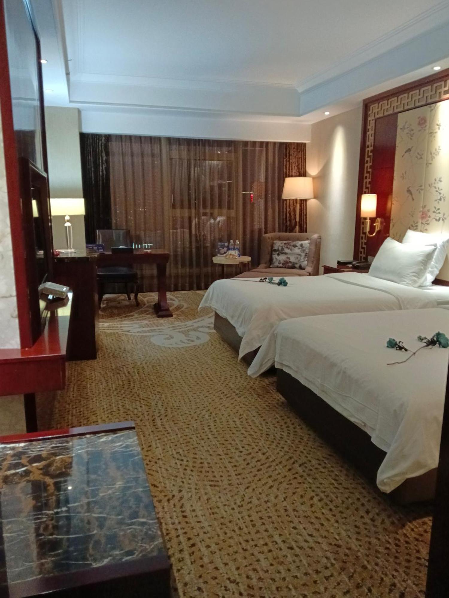 Days Hotel & Suites China Town---Five Minutes To Reach Changsha Station, The Metro Line 2 & Line 6 Are Nearby,Free Gym & Laundromat,Chinese And Western Buffet Breakfast Is Offered On The 31St Floor Екстер'єр фото