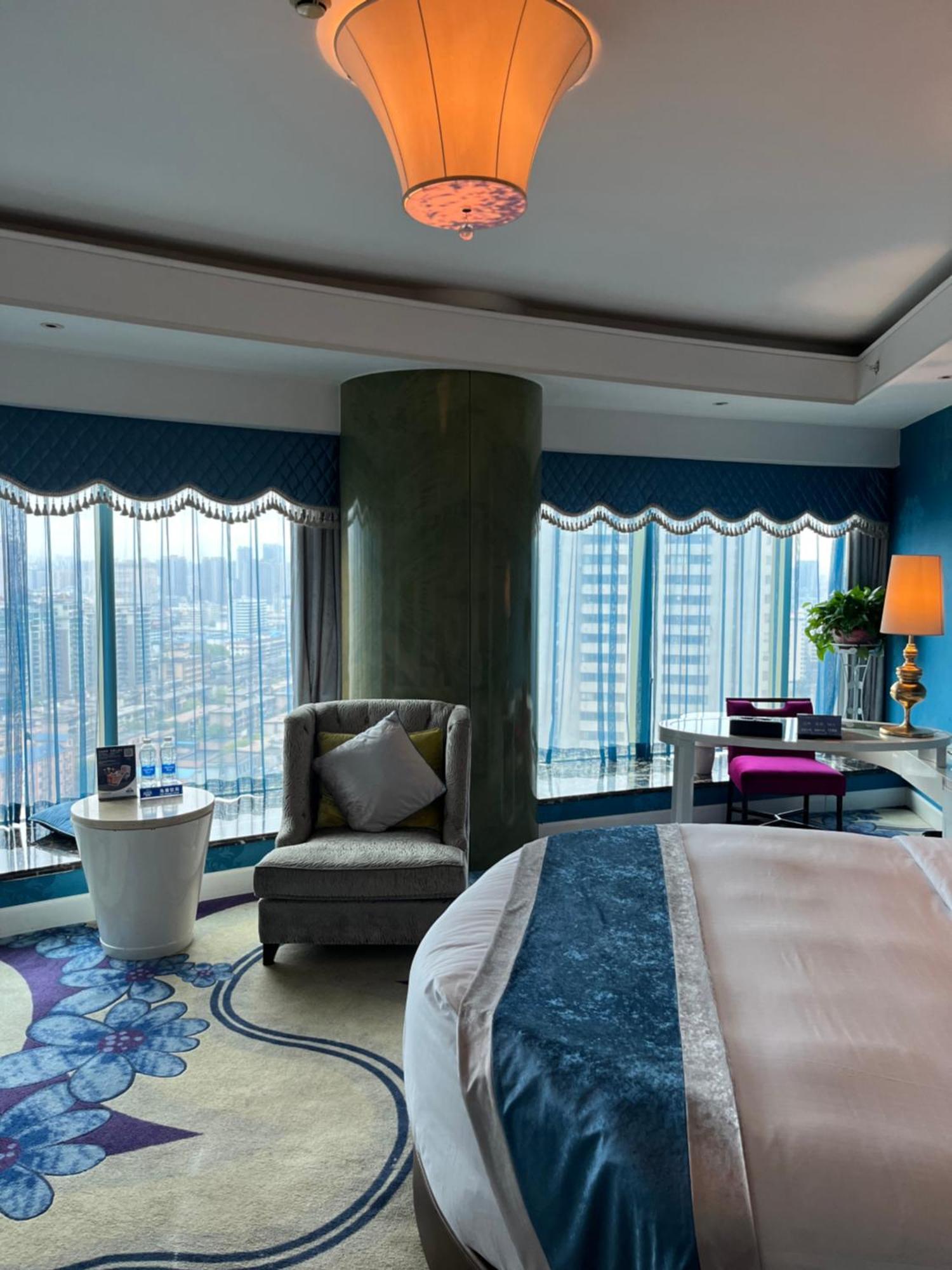 Days Hotel & Suites China Town---Five Minutes To Reach Changsha Station, The Metro Line 2 & Line 6 Are Nearby,Free Gym & Laundromat,Chinese And Western Buffet Breakfast Is Offered On The 31St Floor Екстер'єр фото